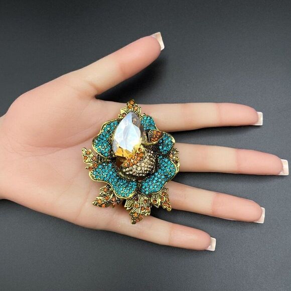 Yellow Gold with Topaz and Aquamarine Crystal Corsage Flower Pin Back Brooch - Picture 11 of 11